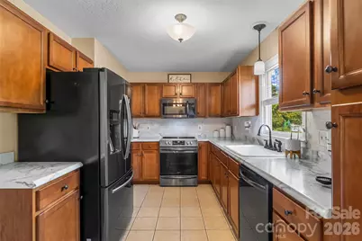1688 Buffett Circle, Hickory, NC 28602 - Photo 5