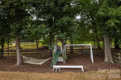 6337 Elderslie Drive, Charlotte, NC 28269 - Photo 9
