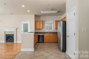 1360 21st Ave NE, Hickory, NC 28601 - Photo 7