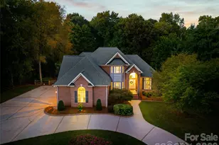131 Summerfield Ct, Lake Wylie, SC 29710 - Photo 3