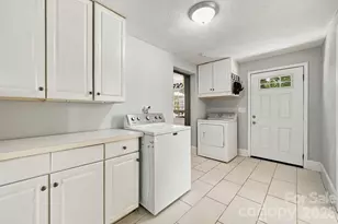 901 Furman St, Dallas, NC 28034 - Photo 19