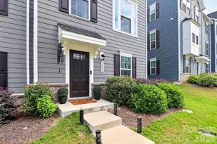 2402 Autumn Olive Ln, Matthews, NC 28104 - Photo 3