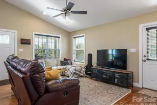 33 Sherman Meadows Dr, East Flat Rock, NC 28726 - Photo 9