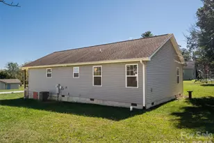 33 Sherman Meadows Dr, East Flat Rock, NC 28726 - Photo 33