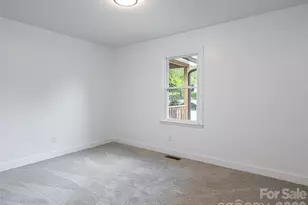 21 W Chapel Rd, Asheville, NC 28803 - Photo 23