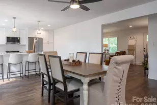 21 W Chapel Rd, Asheville, NC 28803 - Photo 11