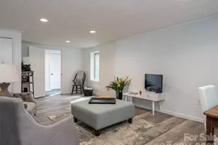 21 W Chapel Rd, Asheville, NC 28803 - Photo 31