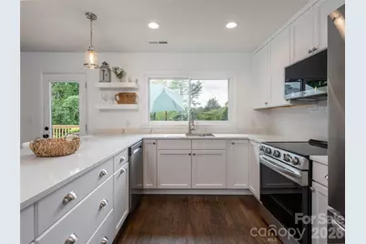 21 W Chapel Road, Asheville, NC 28803 - Photo 15