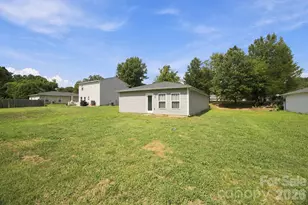 2142 Cindy Ln, Charlotte, NC 28216 - Photo 19