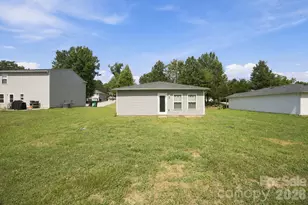 2142 Cindy Ln, Charlotte, NC 28216 - Photo 21