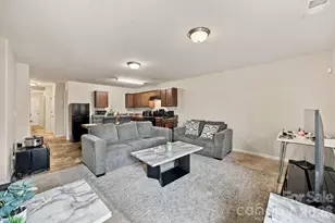 2142 Cindy Ln, Charlotte, NC 28216 - Photo 7