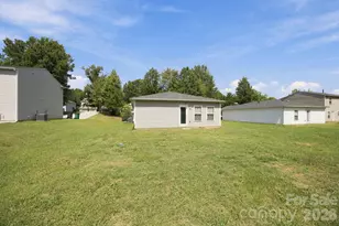 2142 Cindy Ln, Charlotte, NC 28216 - Photo 15