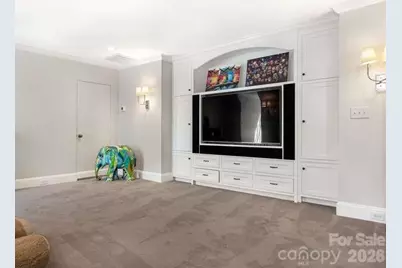 1811 Queens Road W, Charlotte, NC 28207 - Photo 35