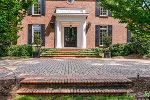 1811 Queens Rd W, Charlotte, NC 28207 - Photo 3