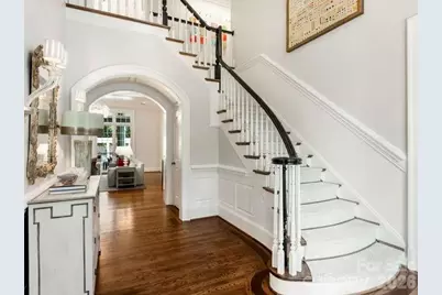 1811 Queens Road W, Charlotte, NC 28207 - Photo 5