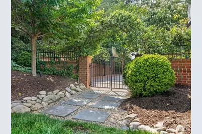 1811 Queens Road W, Charlotte, NC 28207 - Photo 45