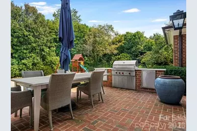 1811 Queens Road W, Charlotte, NC 28207 - Photo 39