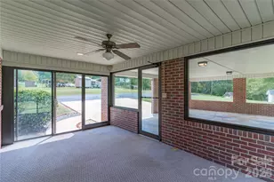 5271 Harris Farm Rd, Hickory, NC 28602 - Photo 9