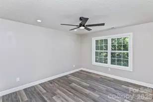 340 Matthew Ln, Canton, NC 28716 - Photo 9
