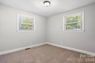 2026 Choyce Cir, Charlotte, NC 28217 - Photo 17
