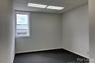 121 E Water St, Lincolnton, NC 28092 - Photo 1