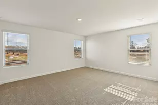 8021 Hidden Spgs Trl, Charlotte, NC 28216 - Photo 13