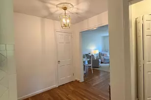 105 S Laurel Ave, Charlotte, NC 28207 - Photo 3