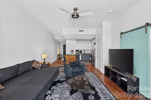 333 W Trade St, Charlotte, NC 28202 - Photo 17