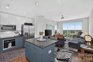 333 W Trade St, Charlotte, NC 28202 - Photo 5