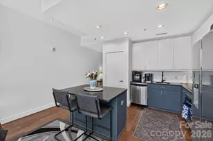 333 W Trade St, Charlotte, NC 28202 - Photo 7