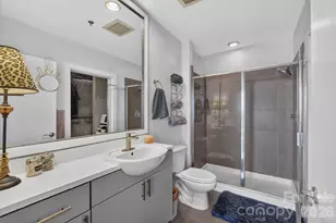 333 W Trade St, Charlotte, NC 28202 - Photo 21