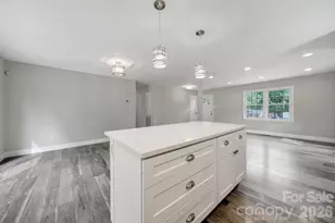 1200 Vickie Ln, Matthews, NC 28104 - Photo 9