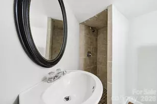 1200 Vickie Ln, Matthews, NC 28104 - Photo 25