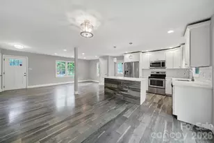 1200 Vickie Ln, Matthews, NC 28104 - Photo 5