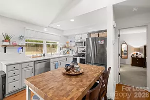 8211 Park Vista Cir, Charlotte, NC 28226 - Photo 5