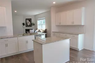 7128 Bandera Dr, Charlotte, NC 28214 - Photo 13