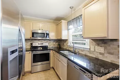 7601 Gillman Court, Charlotte, NC 28269 - Photo 13