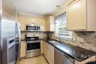 7601 Gillman Ct, Charlotte, NC 28269 - Photo 13