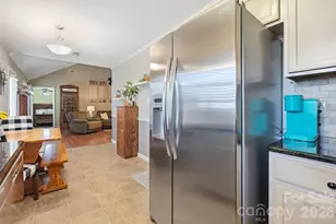 7601 Gillman Ct, Charlotte, NC 28269 - Photo 17