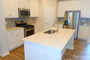 12715 Wandering Brook Dr, Charlotte, NC 28273 - Photo 5
