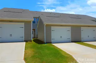 12715 Wandering Brook Dr, Charlotte, NC 28273 - Photo 3