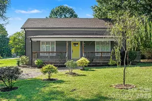 703 N Enochville Ave, Kannapolis, NC 28081 - Photo 1