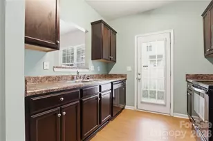 3627 Danvers St, Charlotte, NC 28213 - Photo 9