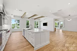 130 Cherokee Rd, Charlotte, NC 28207 - Photo 17