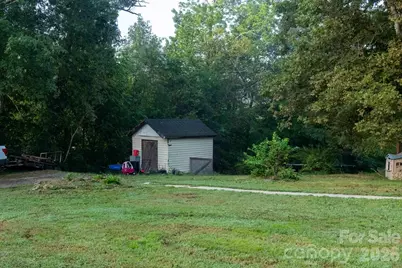 1219 Peak Place NW, Lenoir, NC 28645 - Photo 7