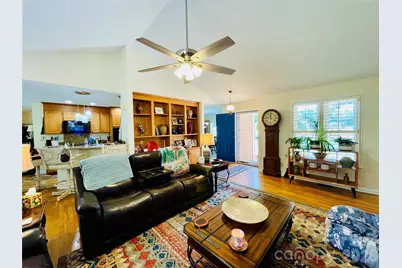 3001 Sunset Road, Charlotte, NC 28216 - Photo 3