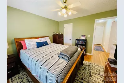 3001 Sunset Road, Charlotte, NC 28216 - Photo 15