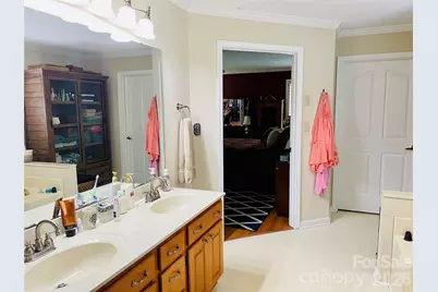3001 Sunset Road, Charlotte, NC 28216 - Photo 13