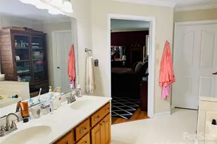 3001 Sunset Rd, Charlotte, NC 28216 - Photo 13