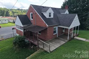 164 N Mitchell Ave, Bakersville, NC 28705 - Photo 7